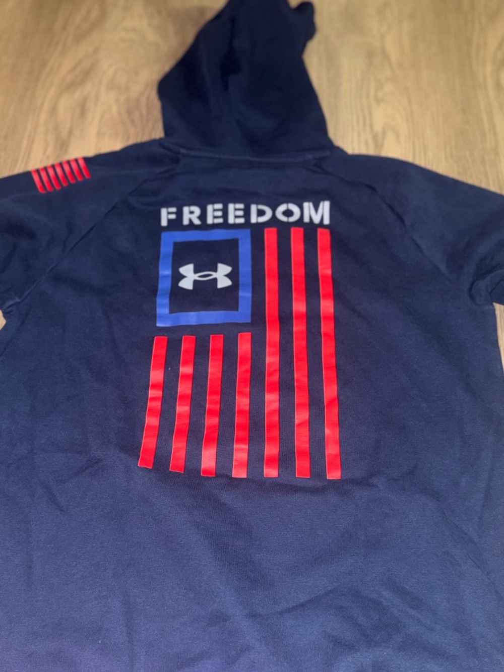 Under Armour Freedom Hoodie – Navy Athletic Streetwear Essential (Youth XL)